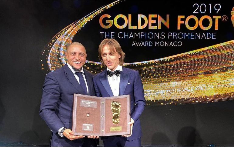 Luka Modric releva al uruguayo Edinson Cavani, delantero de PSG, quien obtuvo el premio en 2018. TWITTER / @realmadrid
