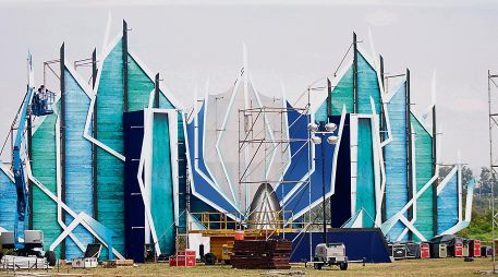 Tan solo en el escenario principal Dreamfields tiene hasta 200 toneladas desde su estructura de soporte, equipo de iluminación, sonido y pantallas. EL INFORMADOR / E. Barrera