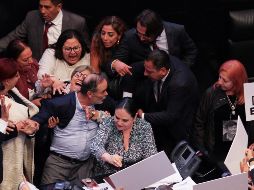 El panista Gustavo Madero fue uno de los que participó en los jaloneos. NOTIMEX/G. Granados