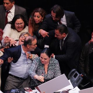 Rosario Piedra asume titularidad de CNDH en medio de zafarrancho