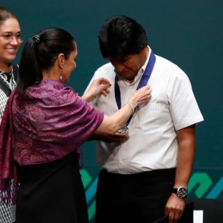 Sheinbaum nombra a Evo Morales huésped distinguido de CDMX