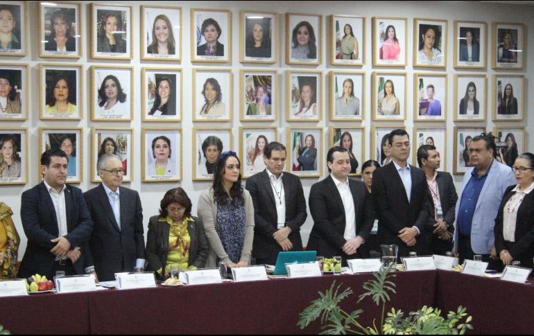 La reunión comenzó con un minuto de silencio por el fallecimiento del ex gobernador, Guillermo Cosío Vidaurri. EL INFORMADOR / R. Rivas