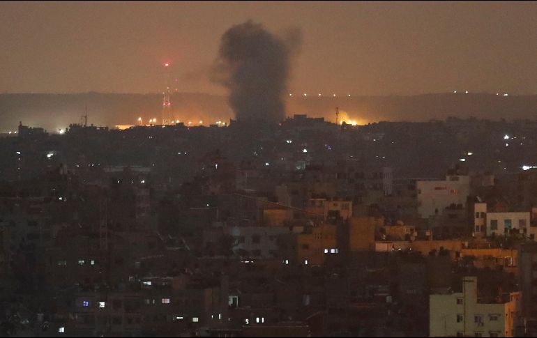 La aviación israelí intensificó los bombardeos contra el grupo islamista, que ha lanzado más de 400 cohetes. AP/A. Hana