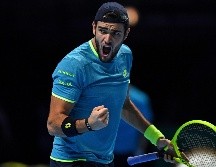 Matteo se marcha con el consuelo de al menos un victoria al imponerse este jueves por 7-6 (3) y 6-3. AFP / B. Stansall