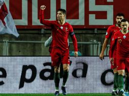 Cristiano Ronaldo ha convertido 11 goles en los últimos siete partidos con Portugal. EFE / L. Forra