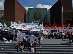 Diferentes organizaciones campesinas mantienen bloqueados los accesos de la Cámara de Diputados este jueves. NTX/I. Hernández
