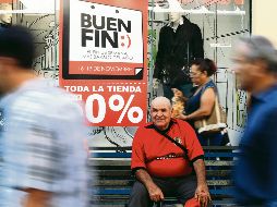 Expertos recomiendan planear bien las compra para evitar crisis en la economía familiar. EL INFORMADOR