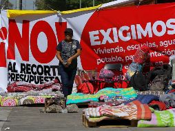 Diferentes organizaciones campesinas mantienen bloqueado los accesos de la Cámara de Diputados. NTX / I. Hernández