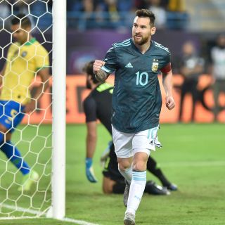 Un gol de Messi le da la victoria a Argentina ante Brasil