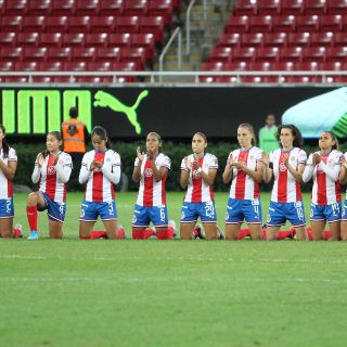 Con minuto de aplausos Chivas femenil rinde homenaje a Vergara