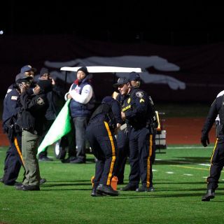Un niño en estado crítico, tras tiroteo en juego de futbol americano