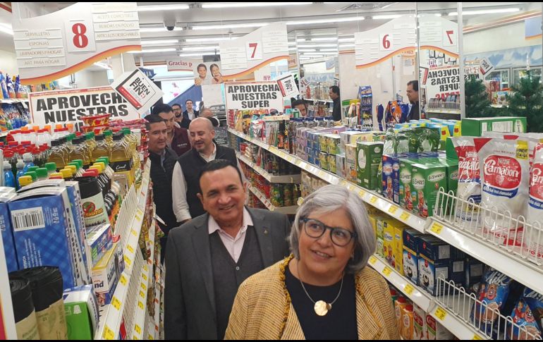 La secretaria de Economía federal visitó comercios del Centro tapatío. EL INFORMADOR/J. Armendáriz