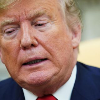 Trump insinúa que está dispuesto a declarar por escrito