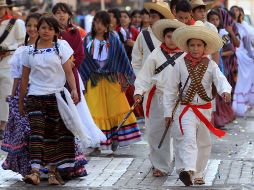 El desfile por el Aniversario de la Revolución Mexicana cambia de ruta. Este año pasará por Federalismo. EL INFORMADOR/ARCHIVO