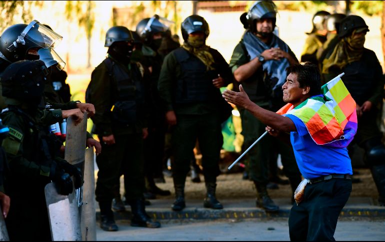 Simpatizantes de Evo Morales también exigen la renuncia del Gobierno de transición. AFP/R. Schemidt