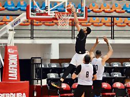 Los jugadores jaliscienses entrenaron ayer con miras al juego de hoy contra las Abejas. @astrosde jalisco