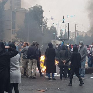 Al menos 90 muertos dejan protestas antigubernamentales en Irán