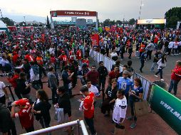 Los afectados fueron atracados en el puente que comunica el estadio Azteca con el paradero de calzada de Tlalpan. NOTIMEX/I. Hernández