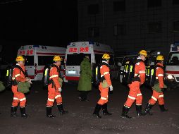 Brigada de rescate se prepara para entrar a la mina de carbón. AP