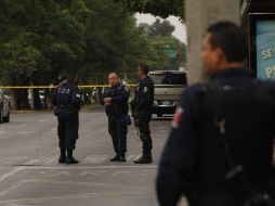 Al lugar arriban elementos de la Agencia Estatal de Investigación y personal de Servicios Periciales para la toma de muestras y el levantamiento de las bolsas negras con restos humanos. EL INFORMADOR / ARCHIVO