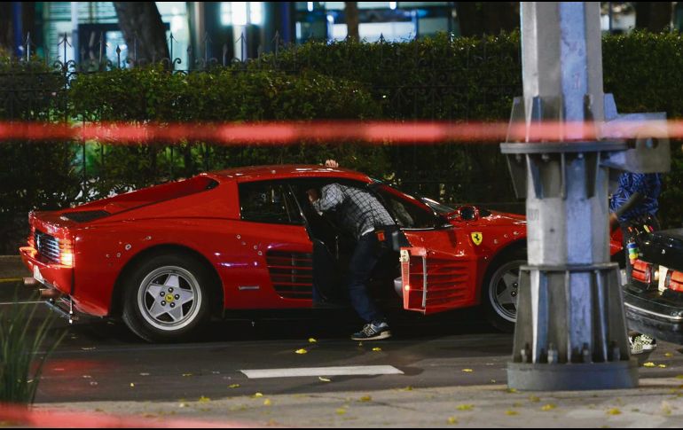 Un Ferrari rojo recorrió las calles de la Ciudad de México durante la filmación de la cinta “Infinite”. ESPECIAL
