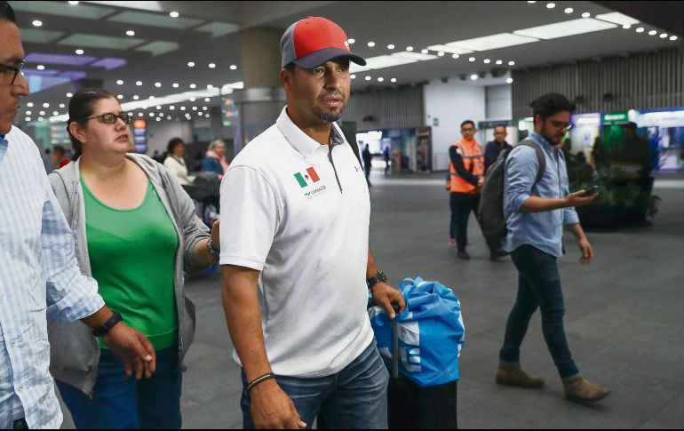 El mánager del equipo tricolor a su llegada a la Ciudad de México. SUN