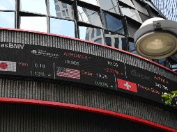 Los mercados accionarios presentan movimientos negativos, ante la noticia de un posible retroceso en la negociación del acuerdo comercial entre EU y China. AFP / ARCHIVO