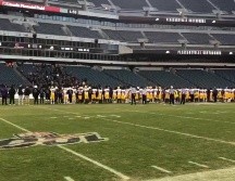 Los equipos de Pleasantville y Camden guardan un minuto de silencio en honor a Tennant. TWITTER/CAPTURA DE VIDEO