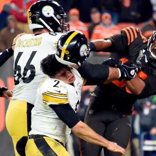 La NFL ratifica suspensión a Garrett y reduce el castigo a Pouncey