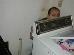 La Fiscalía de sonora informó que Moisés Fernando ''N'' se encontraba detrás del aparado dentro de su vivienda, ubicada en la colonia José López Portillo del municipio de Puerto Peñasco. TWITTER / @El_Universal_Mx