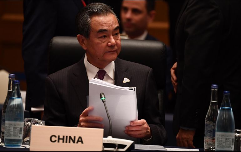 Wang Yi indica que Estados Unidos, con fines políticos, ha usado el aparato estatal para suprimir a empresas legítimas de China. AFP / C. Triballeau
