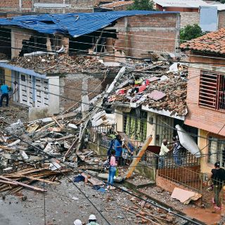 Atribuyen a las FARC el atentado contra estación policial en Colombia
