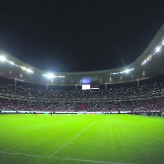 Emotivo homenaje a Jorge Vergara