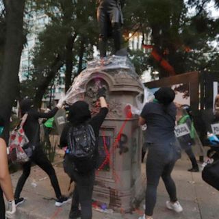 Más de mil mujeres se unen en un grito contra la violencia