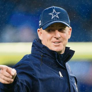 Jerry Jones, frustado con sus entrenadores