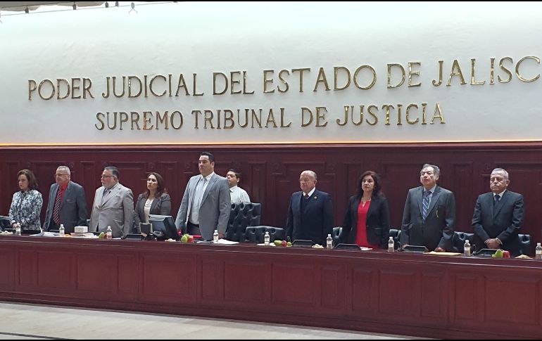 Al inicio de la sesión de pleno del Supremo Tribunal de Justicia del Estado, los magistrados guardaron un minuto de silencio en memoria de los asesinados. EL INFORMADOR / R. Rivas