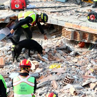 Albania busca desesperadamente sobrevivientes del sismo