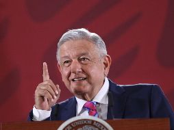 Obrador añade que, aun habiendo necesidades prioritarias para su gobierno, no pueden seguir enfardando al país. EFE / S. Gutiérrez.