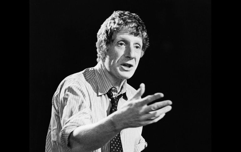 Miller debutó como director en 1962, con “Under plain cover”, de John Osborne, y continuó dirigiendo obras de teatro y televisión. AP / ARCHIVO
