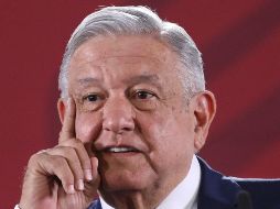 El mandatario expresa que tiene indicios de que la actitud de los servidores públicos ha comenzado a cambiar en los de abajo, porque arriba ya no se permite la corrupción y la corrupción ya es delito grave. EFE / S. Gutiérrez