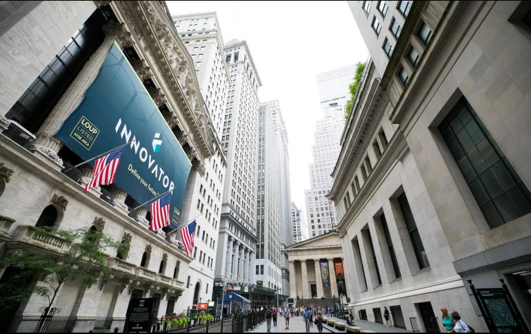 El Dow Jones registró ayer un alza de 42.32 puntos, para situarse en 28 mil 164.00 unidades. FACEBOOK / NYSE