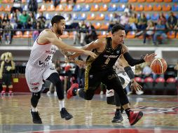 Astros mantuvo la intensidad suficiente en la duela para sostener su ventaja durante este partido. EL INFORMADOR/F. Atilano