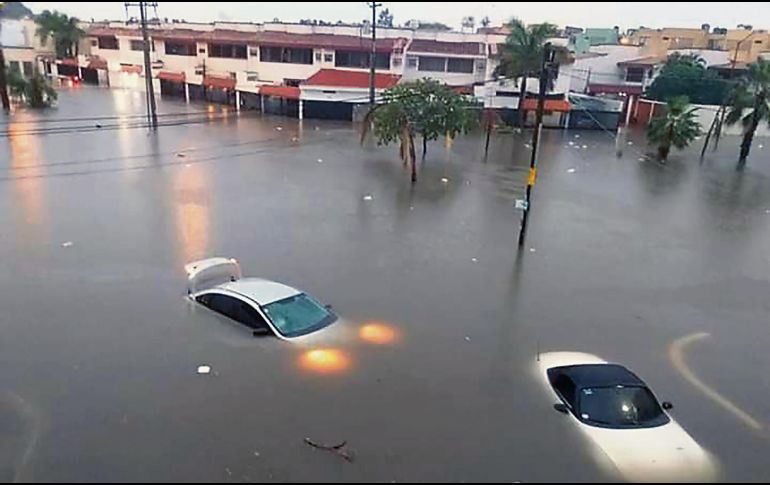 En Mazatlán, un estadio de beisbol y varias colonias resultaron afectadas. ESPECIAL