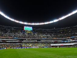 El club local, en este caso las Águilas, se tardó en reaccionar y fue hasta el segundo tiempo que solicitó, a través de las pantallas y el sonido de las bocinas, detener la exclamación. IMAGO7