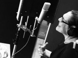 Cecilia Toussaint. La cantante y actriz, durante la grabación del proyecto “Frida”, audiolibro que presentará en la FIL. ESPECIAL