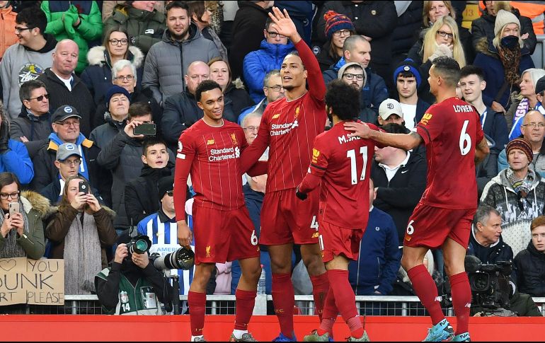Con catorce jornadas disputadas, el equipo se sitúa en una posición inmejorable para optar a su primer título liguero en 31 años. AFP / P. Ellis