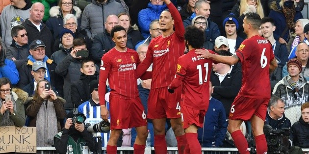 Liverpool sufre pero derrota al Brighton