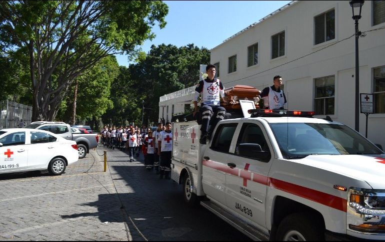 Diversas corporaciones de rescate asistieron a la ceremonia en honor a don Jorge. TWITTER/@CruzRojaJalisco
