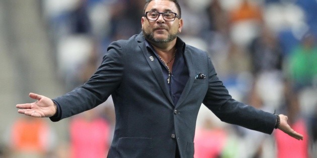Vamos a sufrir de visita contra Santos: Antonio Mohamed