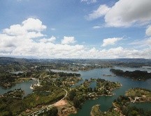 Desde arriba. Vista del embalse desde el punto más alto de la Piedra del Peñol. EL INFORMADOR / F. González
